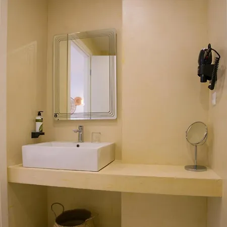 White Corner 4* Salonic