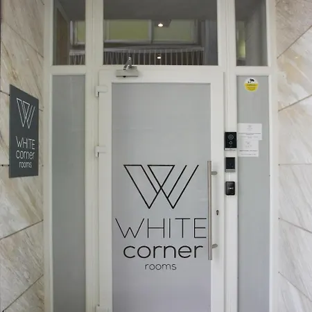 White Corner 4*
