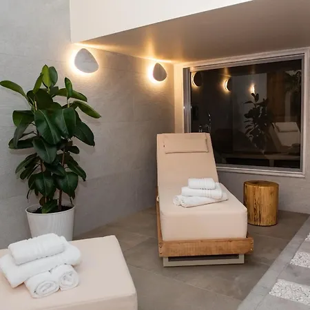 White Corner 4*