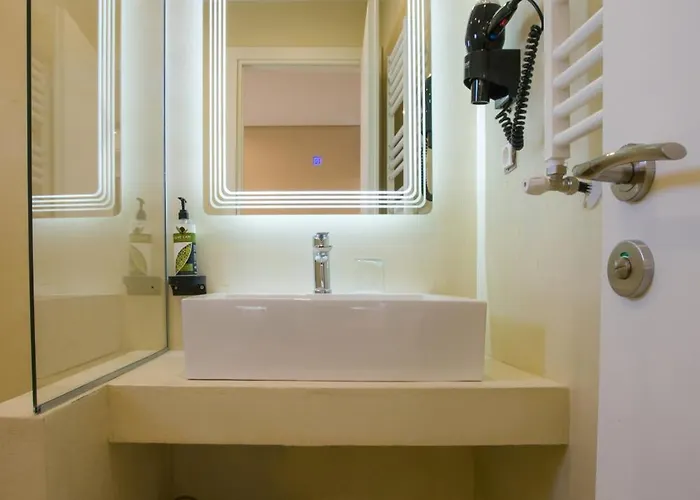 Aparthotel White Corner 4*